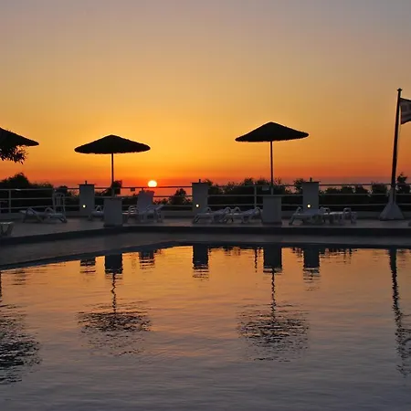 Santorini Camping&hostel *