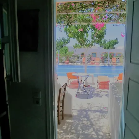 Ostello Santorini Camping&hostel *