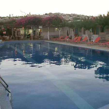 Santorini Camping&hostel Ostello *