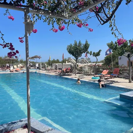 Santorini Camping&hostel *