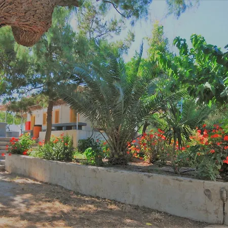 Santorini Camping&hostel Ostello