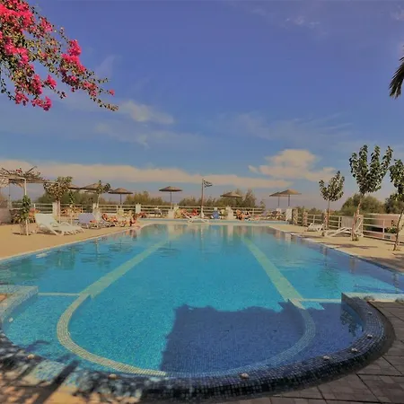 Santorini & Hostel *