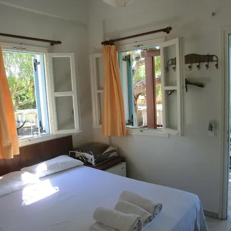 Santorini Camping&hostel * Fira (Santorini)