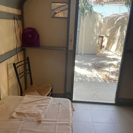 Hostal Santorini &