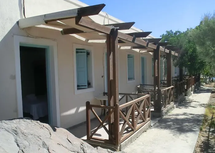 Santorini & Hostel *