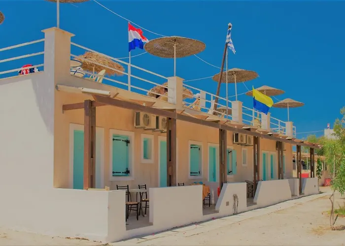 Santorini & Hostel Φηρά