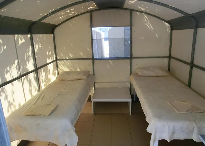 Hostel Santorini & *