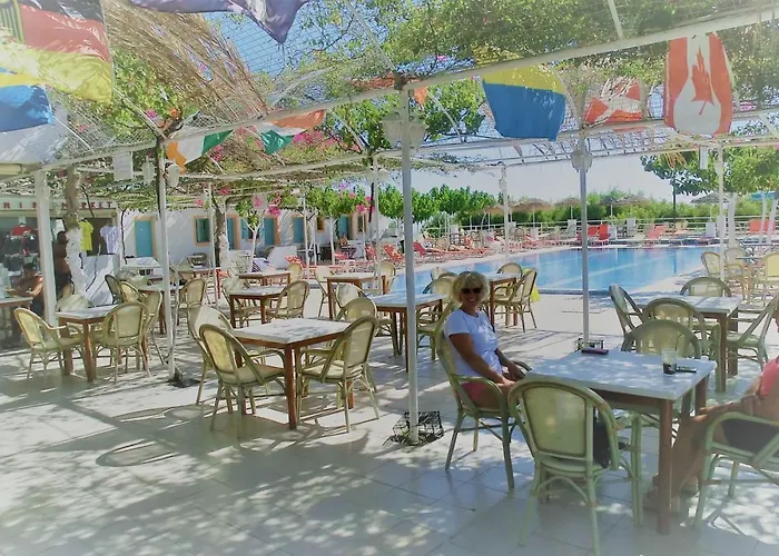 Хостел Santorini & *