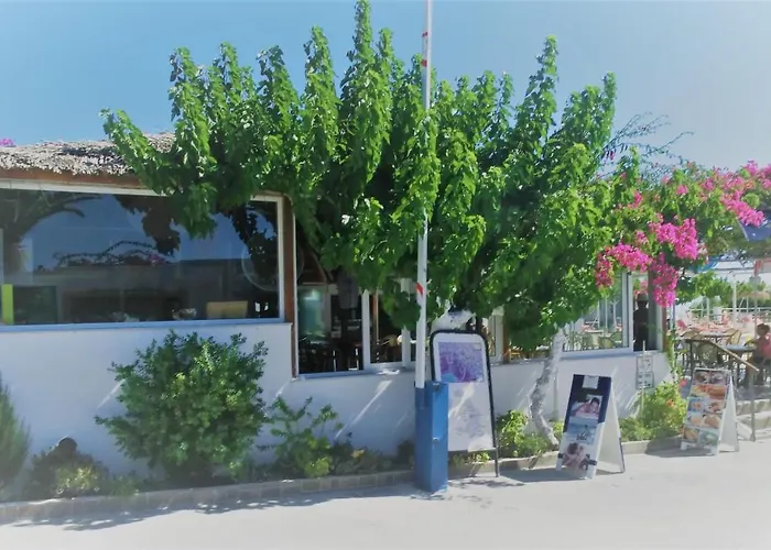 Хостел Santorini & Тира