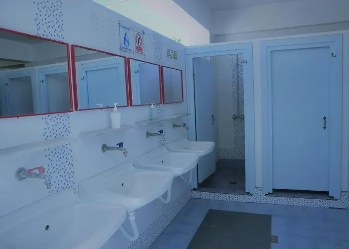 Santorini & Hostel *