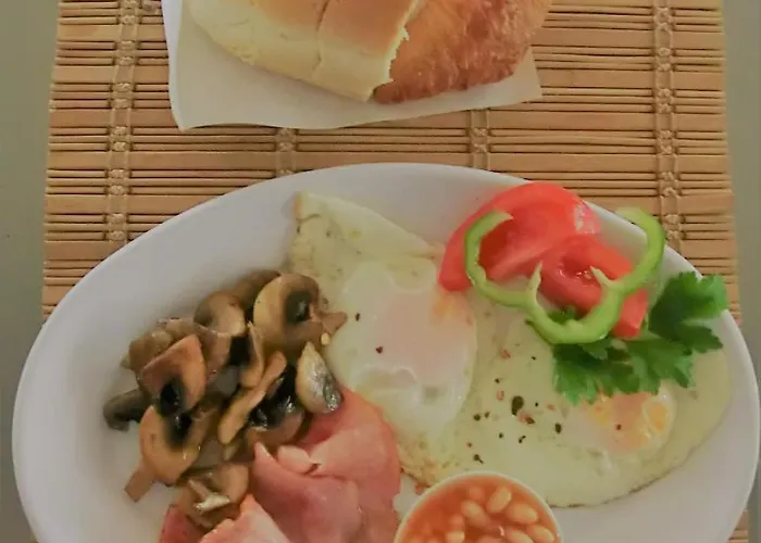 Santorini & Hostel *