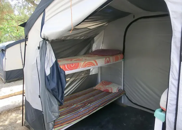 Santorini & Hostel Φηρά