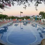 Vandrerhjem Santorini &