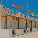 Santorini & Hostel Firá