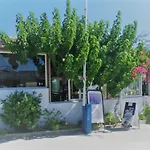 Hostel Santorini & Firá