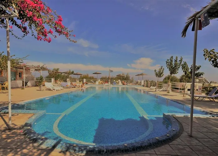 Santorini & Hostel *